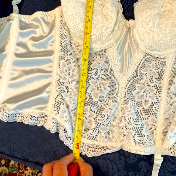 Corset - Picture 7 of 7